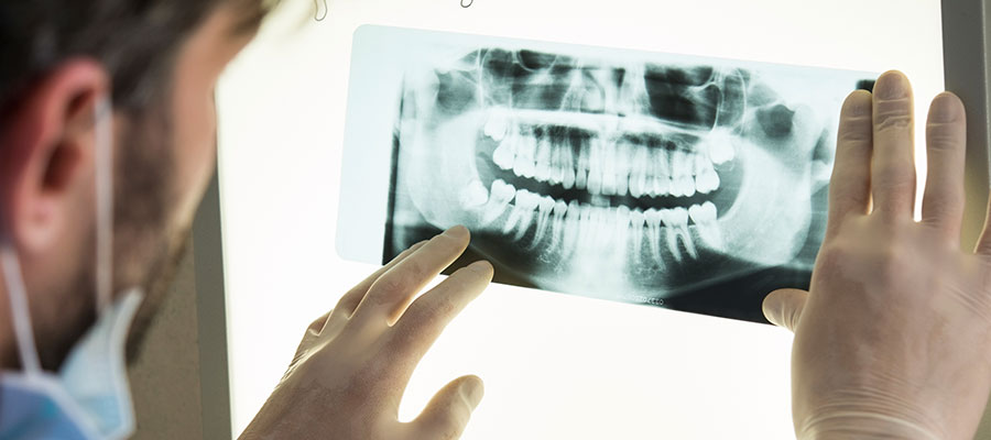 dental examination and x-ray at goklani's cosmetic and dental clinic aurangabad